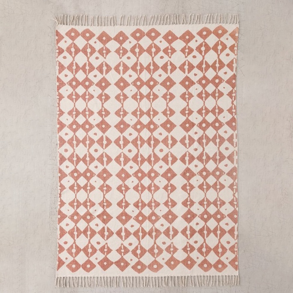Urban Outfitters Cut Diamond Rug in Burnt Orange